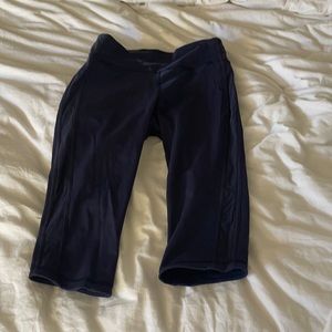 Lululemon 19 inch leggings… ( not sure which kind)